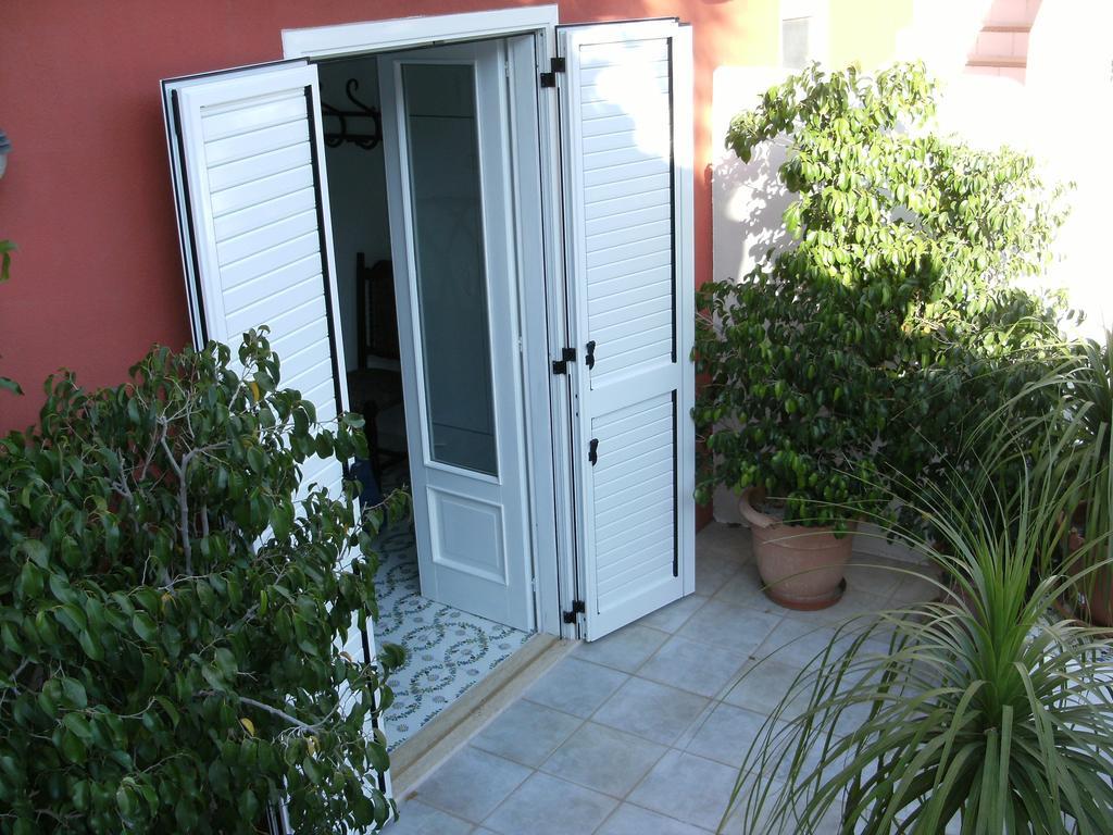 Villa Vista Mare Mela Lipari  Luaran gambar