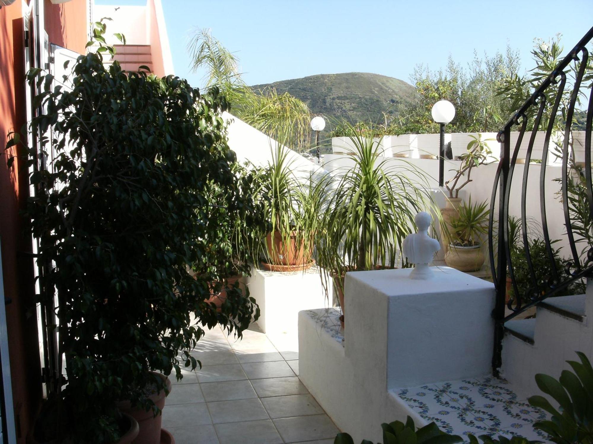 Villa Vista Mare Mela Lipari  Luaran gambar