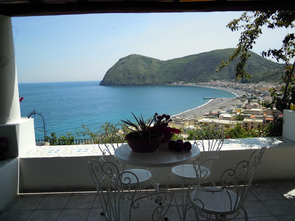 Villa Vista Mare Mela Lipari  Luaran gambar