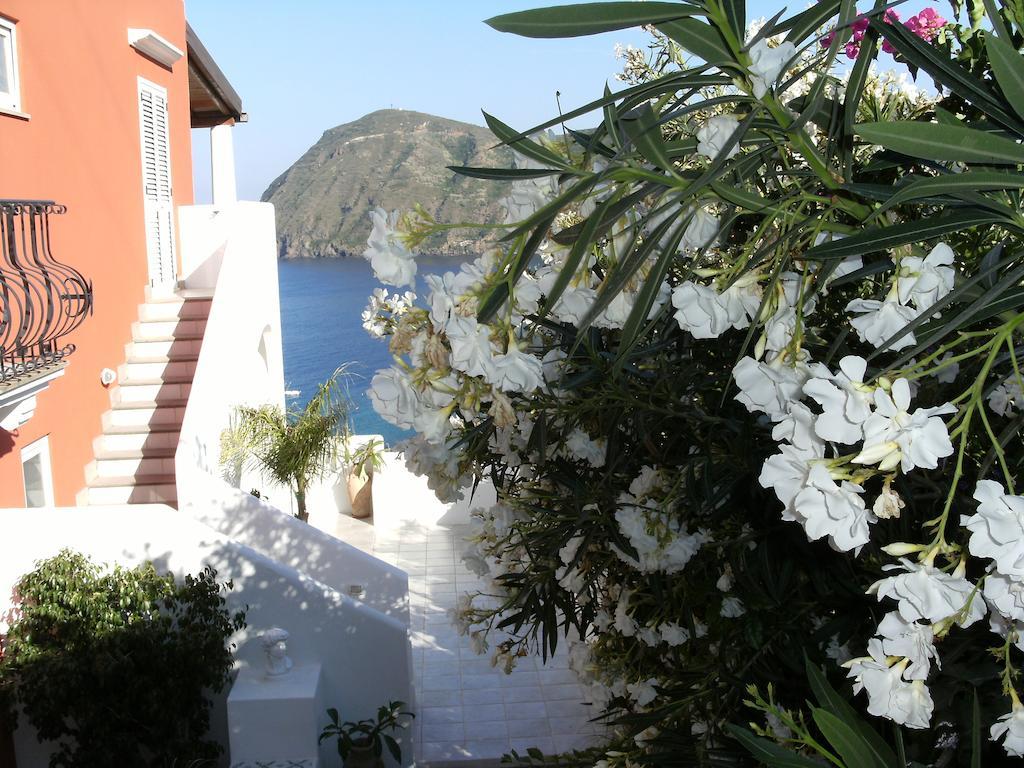 Villa Vista Mare Mela Lipari  Luaran gambar