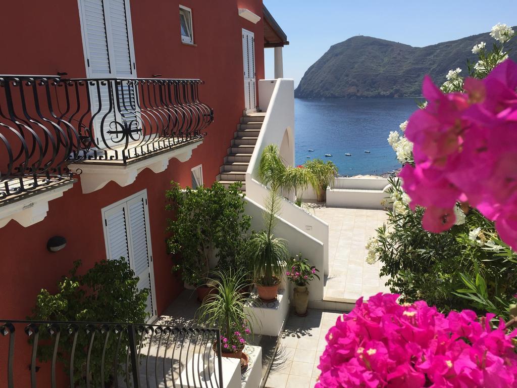 Villa Vista Mare Mela Lipari  Luaran gambar