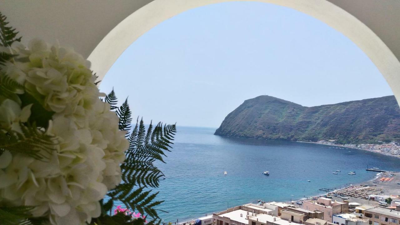 Villa Vista Mare Mela Lipari  Luaran gambar