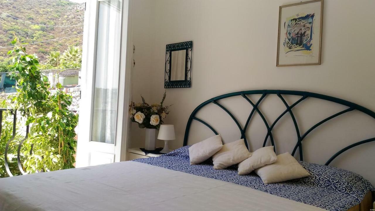 Villa Vista Mare Mela Lipari  Luaran gambar