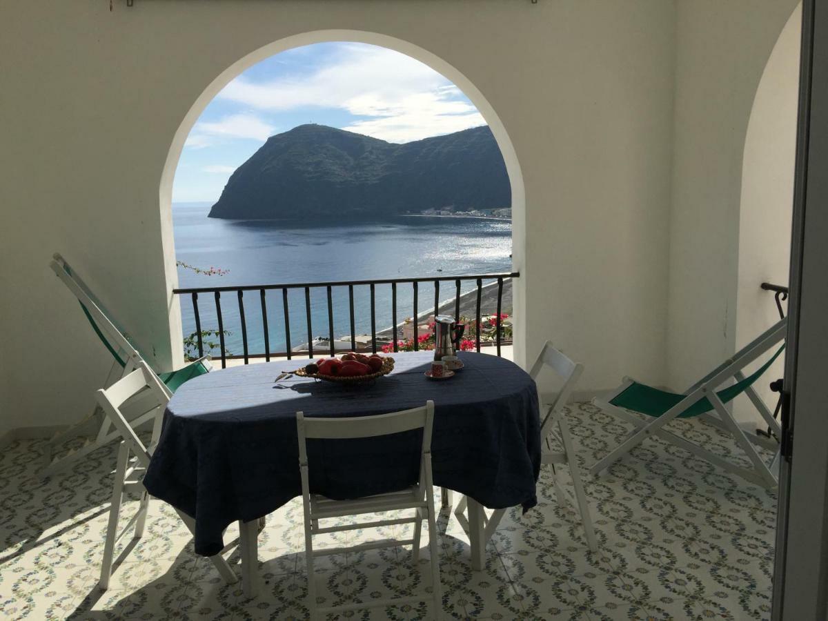 Villa Vista Mare Mela Lipari  Luaran gambar