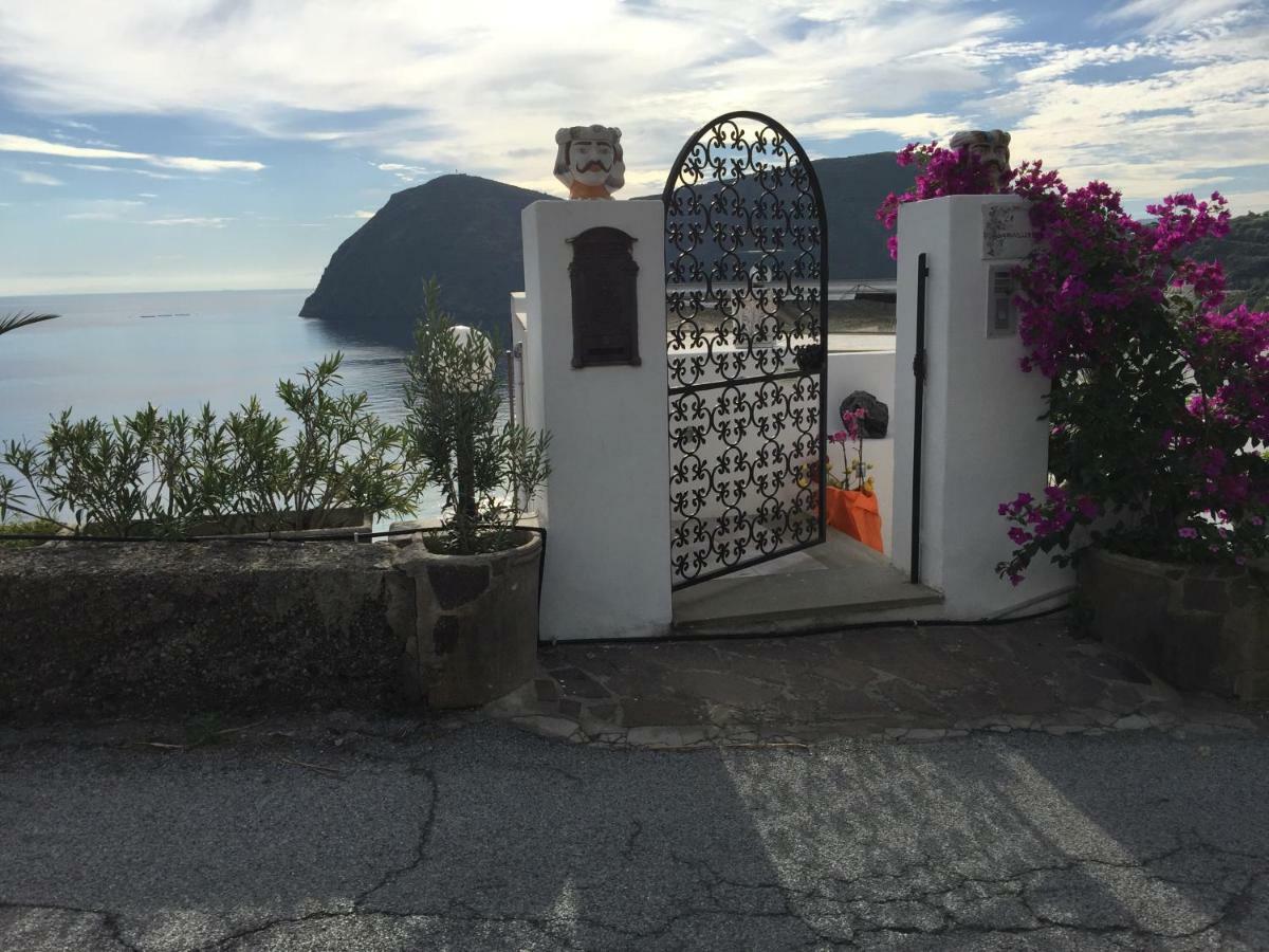 Villa Vista Mare Mela Lipari  Luaran gambar